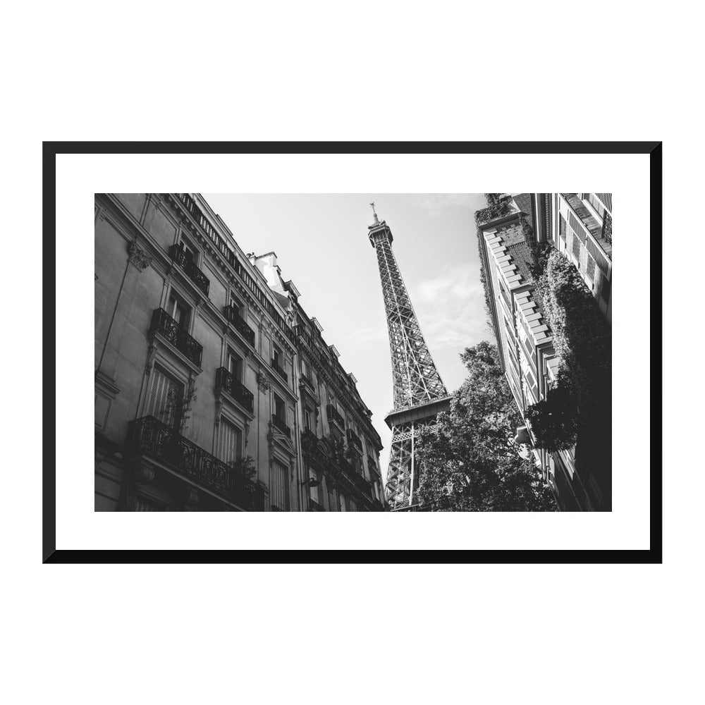 La Dame de Fer in a black frame, Large